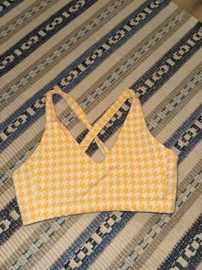 Carbon38 Yellow Houndstooth Cross-Back Sports Bra